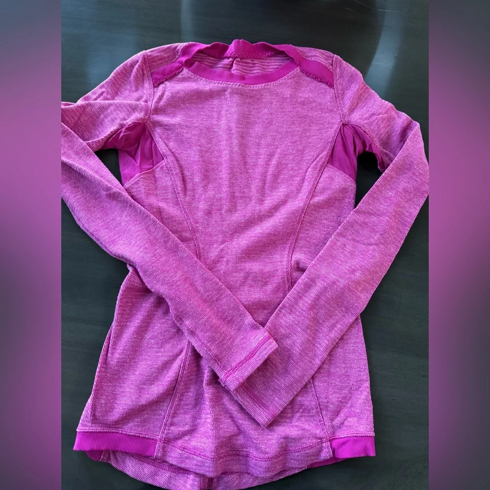 Lululemon Base Runner Long Sleeve
Mini Check Pique Raspberry / Raspberry - Picture 7 of 7